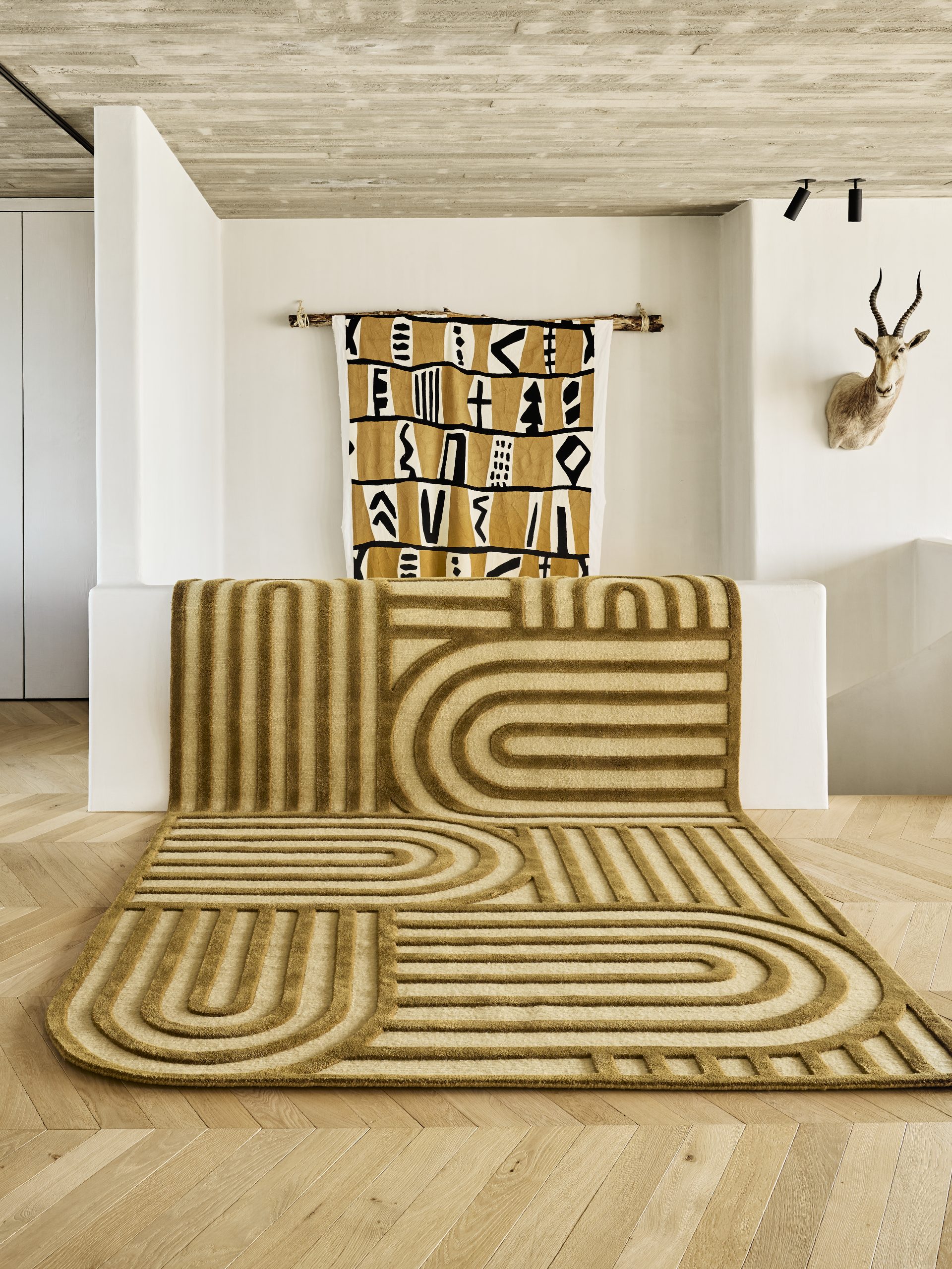 Tapis Nowee · béton, moutarde, plume